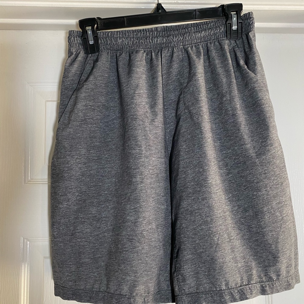 Mens M lululemon unlined shorts